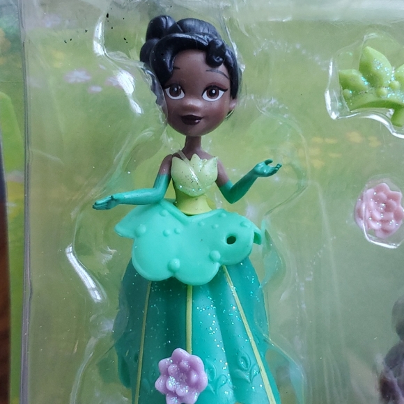NIB. *Rare*  Disney dolls. - Picture 2 of 7